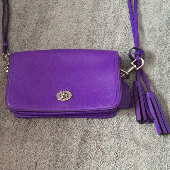 🚫SOLD🚫 Purple coach purse with detachable straps - Picture 2 of 4